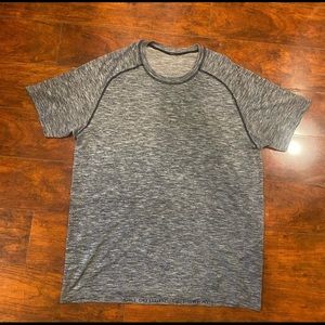 Lululemon athletica Metal Vent short sleeve shirt